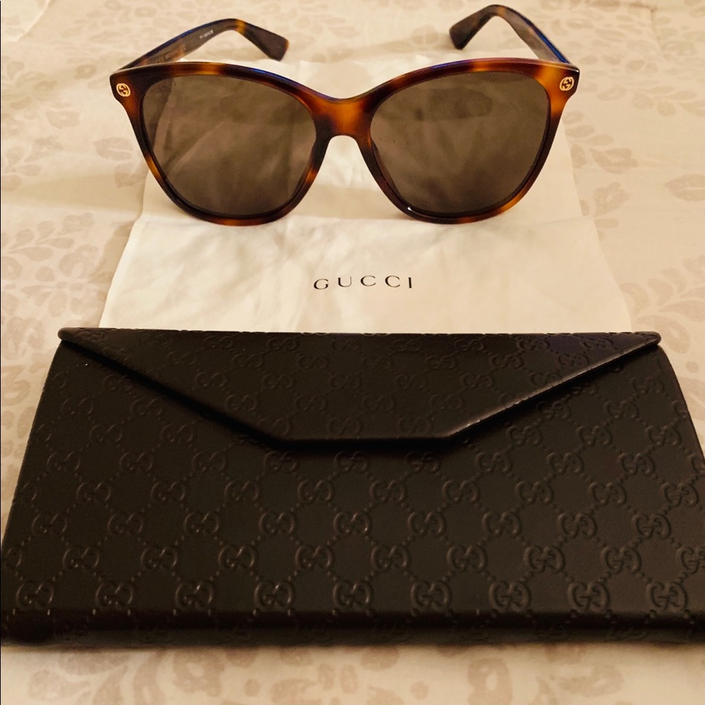 Gucci Sunglasses - Picture 4 of 9